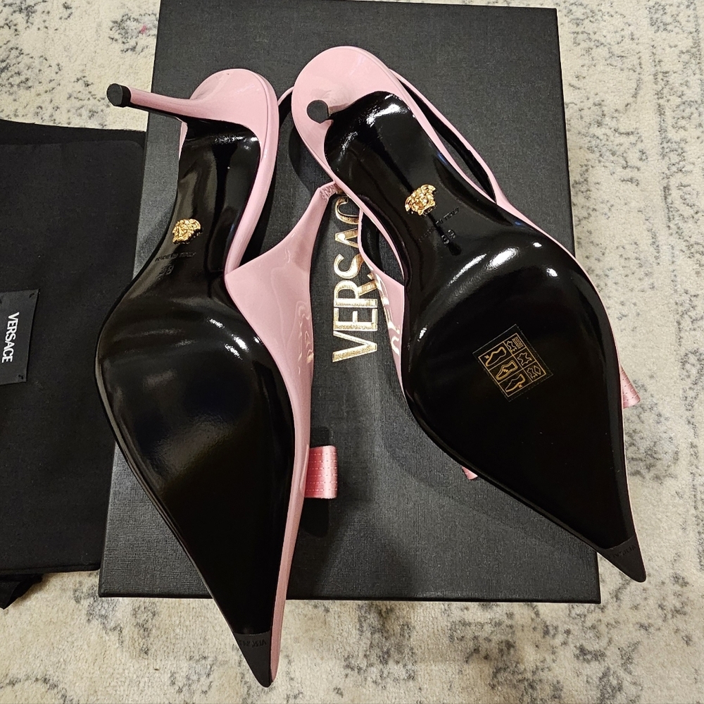 NEW Versace Women's Slip On Pointed Toe Slingback High Heel Pumps in size 39 - Picture 5 of 7